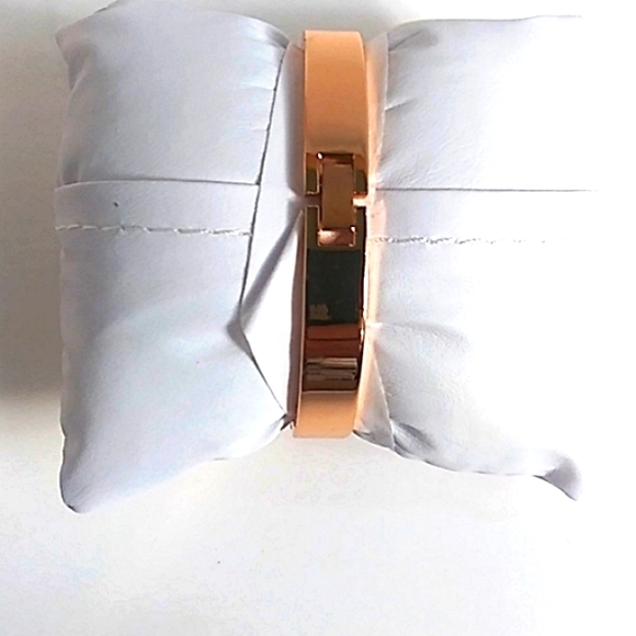 Geoffrey Bean Gold Bangle Bracelet with Rhinestone - Picture 4 of 8